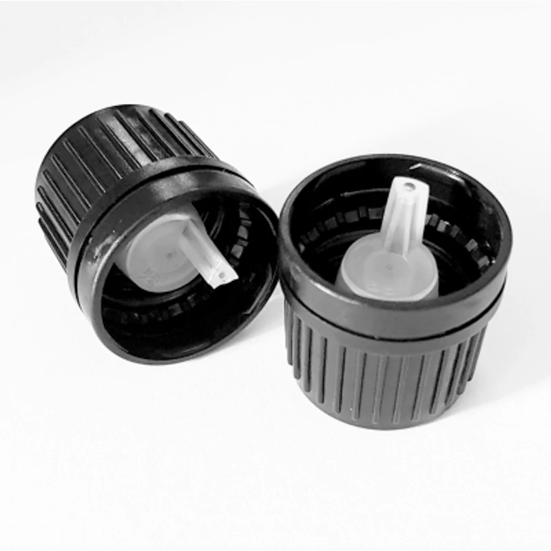 Cseppentőbetétes fekete műanyag kupak 18 mm